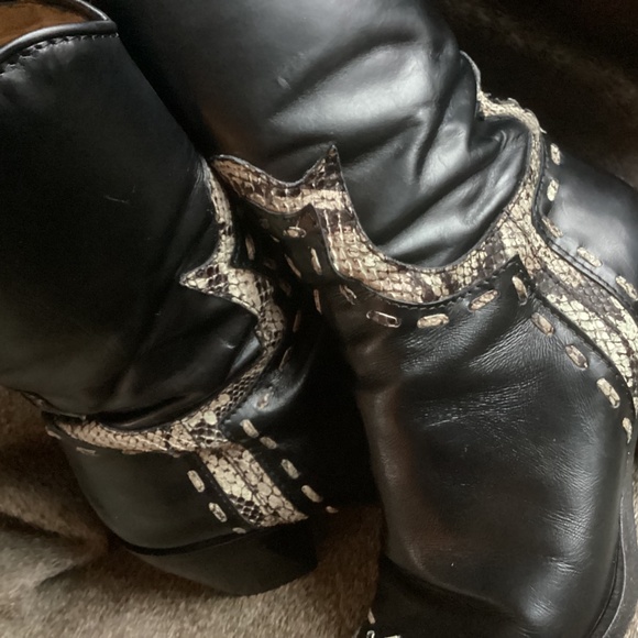 LERRE Made In Italy Black Calfskin & Snakeskin High Booties - Picture 13 of 13